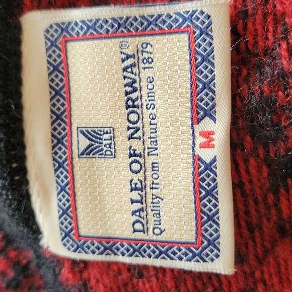 Vintage Dale of Norway button front cardigan - Picture 12 of 16